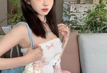 Feilin嗲囡囡 – 黑丝韵味：SiByl李思宁写真合集诠释经典与时尚的结合.txt