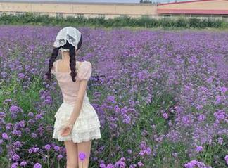 Feilin嗲囡囡 – 最新图库更新：章芃芃与妹妹的写真故事等你欣赏.txt