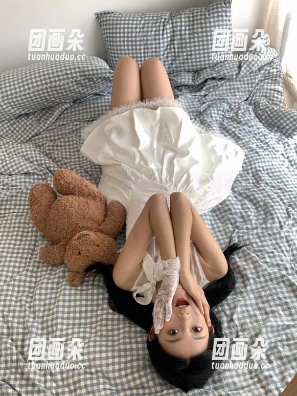 GIRLT果团网 - 陈迪娅的全套睡衣图片：仰望星空其实只是想去拿外卖.txt