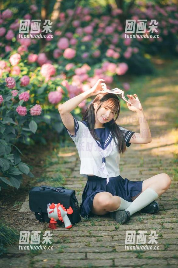 HuaYang花漾-小海臀Rena HuaYang花漾 - 走近小海臀Rena的私拍日常:图集中展现她生活中的点滴美好和欢乐时光.txt