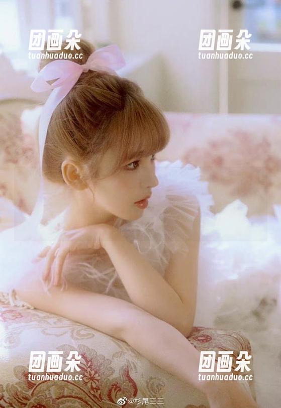 HuaYang花漾 - 最新写真集揭秘：张思允Nice与天使相伴，探索不同的美丽维度.txt