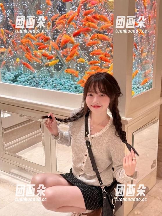 HuaYang花漾 - 沈蜜桃off带你领略夏日私拍美图，清新与热情的完美碰撞！.txt
