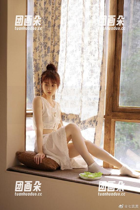 HuaYang花漾-许诺Sabrina HuaYang花漾 - 解锁许诺Sabrina的可爱私拍,图片中藏着的欢笑与青春绝对不能错过!.txt