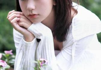 KuukoW的甘雨写真福利，图包带来的视觉享受不容错过.txt