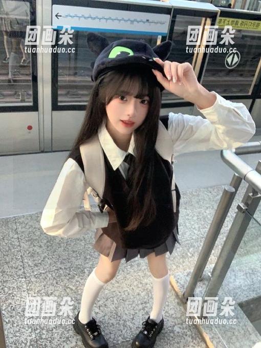 MICAT猫萌榜-玟姊BABY MICAT猫萌榜 - 最新发布!美图盛宴中的玟姊BABY连体衣灵动瞬间,绝对让你眼前一亮!.txt