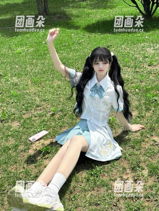 MiStar魅妍社 - 大奶昔Kyra与户外交汇的瞬间，唯美美图成就你的专属壁纸！.txt