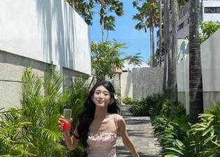 MiiTao蜜桃社 – 看蜜蕊Mary的长腿写真图集，腿长却挡不住我的小个子心！.txt