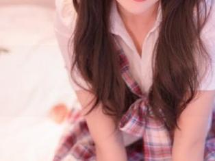 透视Mimmi(밈미)的全套泳池写真作品，感受水面下隐秘的艺术与灵动.txt