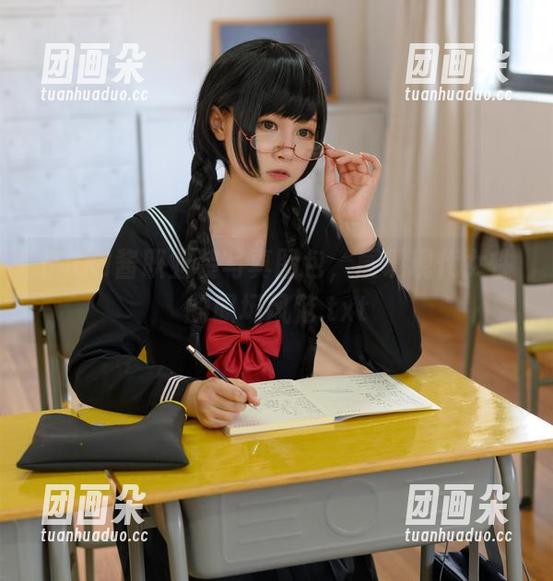PAKI酱职业装写真图包，展现现代女性的职场风范.txt