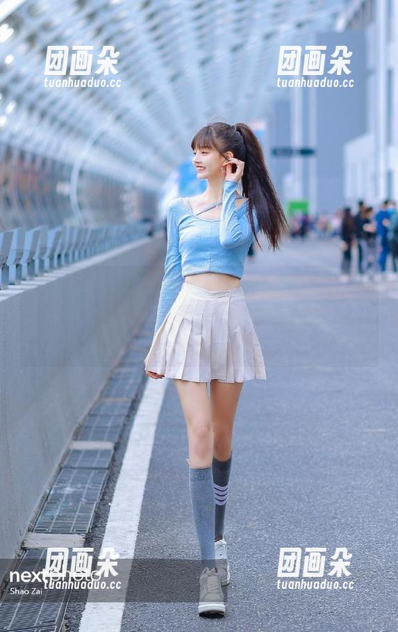 SSA丝社 - 走近西西的创作：美丽冻人街拍资源，尽情欣赏街头的美丽与冷峻！.txt