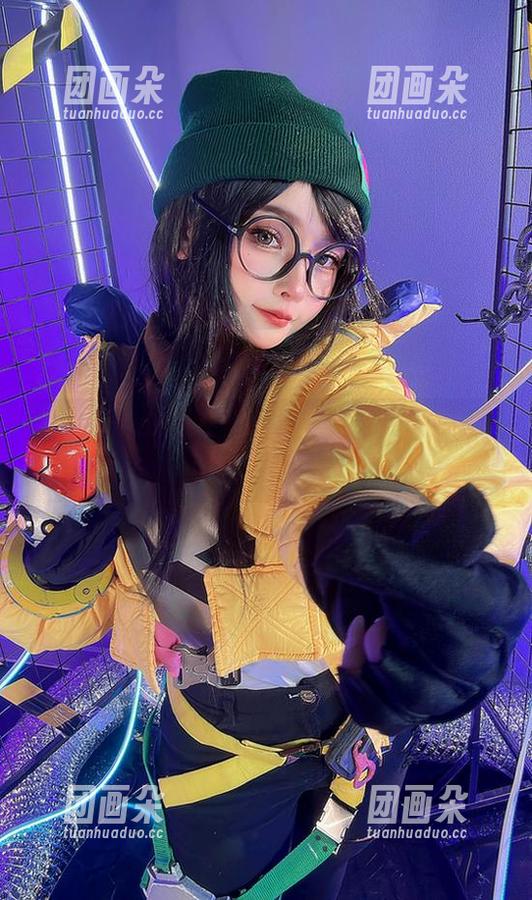 SayoMomo灰丝写真盛宴：全新在线图集上线.txt