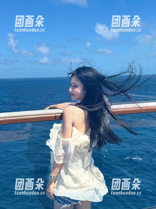 TGOD推女神 - 尤美Yumi的睡衣写真作品分享：细腻触感与时尚元素的完美结合.txt