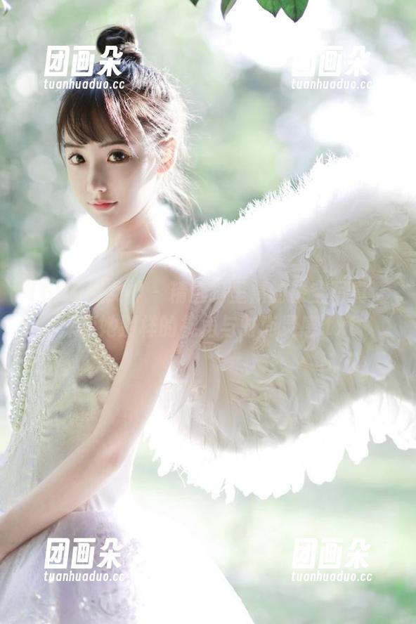 TGOD推女神 - 精选绮里嘉的镂空写真，探索她别样的视角与时尚灵感.txt