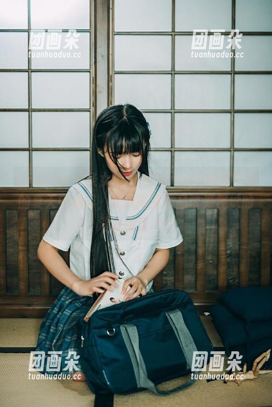 TouTiao头条女神 - 在JennyR的薄荷绿的夏天中徜徉，在线高清作品带来视觉的清凉感受.txt