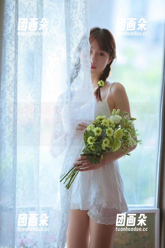 TouTiao头条女神 - 张梓柔的厨娘写真艺术合集，惊艳下载，全方位展示她的生活与美食之道！.txt