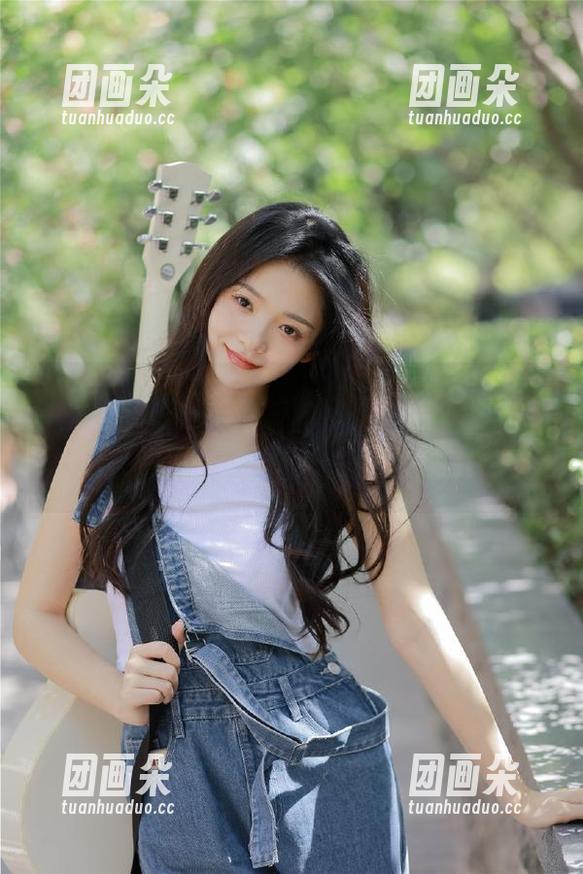 UGirls尤果网 - 最新图册揭晓：乔依琳化身空姐，美丽与优雅兼具的视觉盛宴！.txt