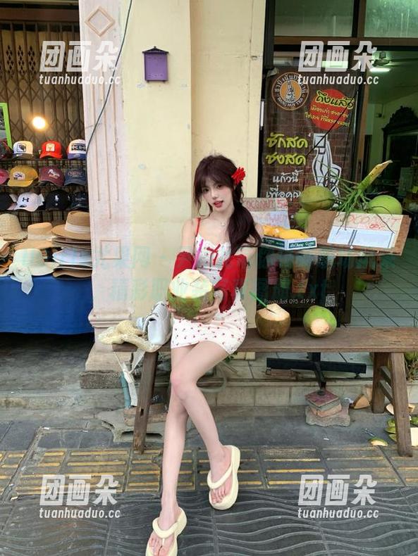 UGirls尤果网 - 尹凌儿带你领略职场风采，精彩职业装写真图册.txt