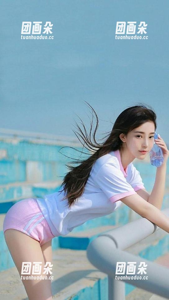 UGirls尤果网 - 清新出逃！李宝儿的连衣裙写真作品令人心动的夏日风情！.txt