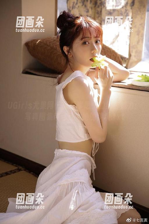 UGirls尤果网 - 感受李思宁的纯白魅力：写真图集带你进入她的梦境.txt