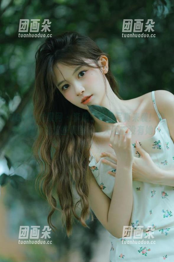 UGirls尤果网 - 李思宁夏日写真来袭！快来免费下载这些美图，夏天不能没有她！.txt