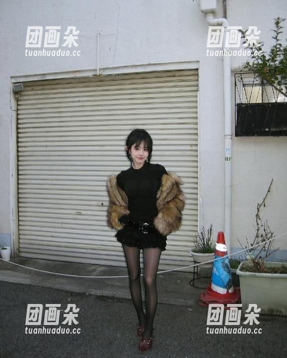 UGirls尤果网 - 欣杨Kitty的作品仿佛无圣光般油亮，不愧是视觉的冲击！.txt