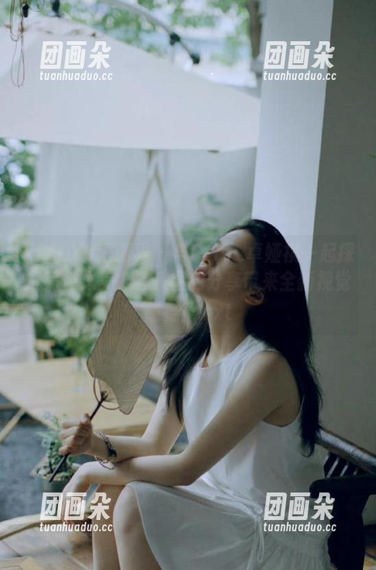 XIAOYU语画界 - 与Cris_卓娅祺一起探索黑色之美，独家图包分享带来全新视觉感受！.txt