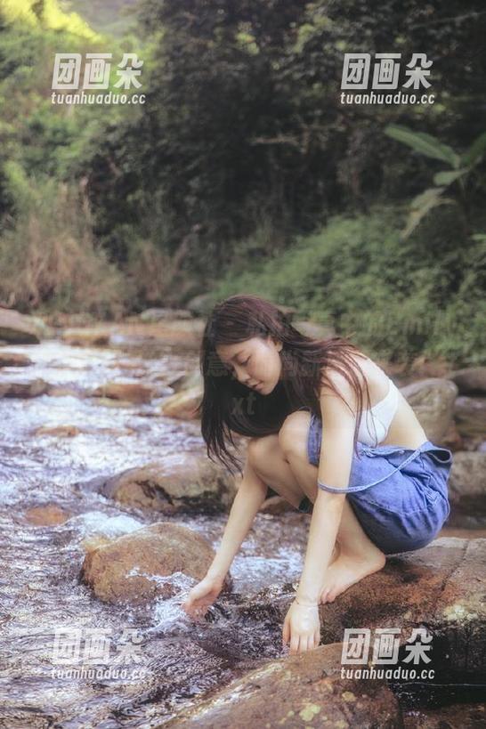 XINGYAN星颜社 - 私拍写真中的Emily尹菲：裤里丝+创意，时尚新风潮来袭！.txt
