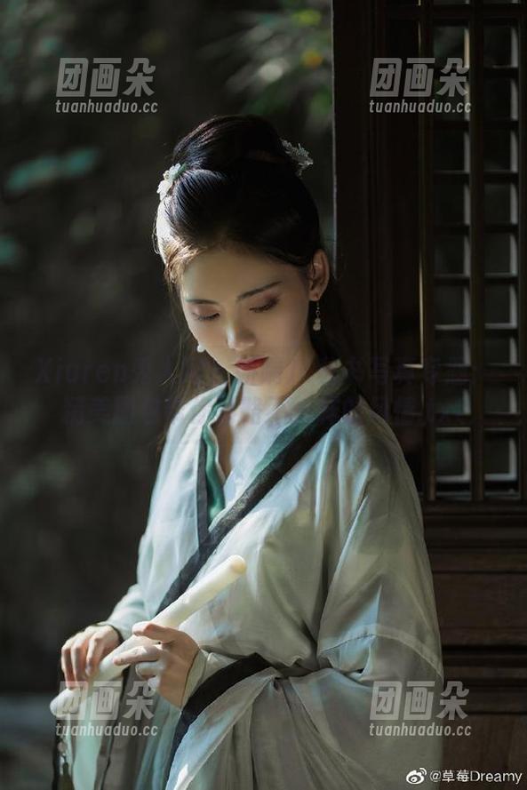 Xiuren秀人网-娇喘JC Xiuren秀人网 - 娇喘JC秘书写真专题:精美图包带你领略不一样的风情.txt