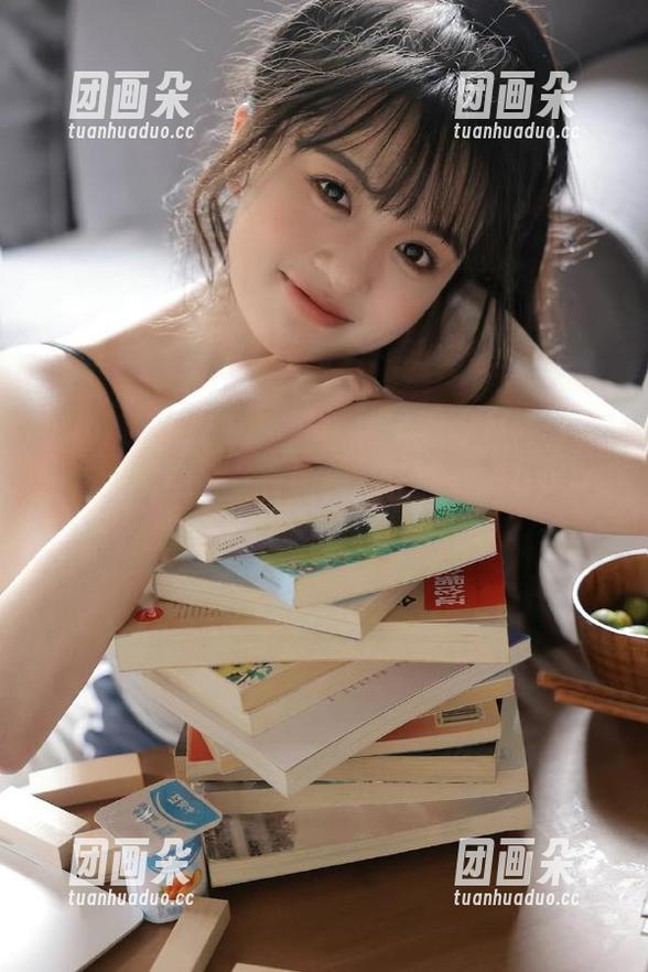 Xiuren秀人网 - 每一张美图都是故事，娜露selena女友的作品让人沉醉其中的魅力.txt