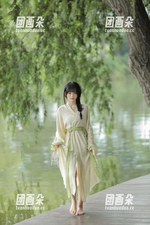 Xiuren秀人网-小蛮妖_honey Xiuren秀人网 - 小蛮妖_honey的办公室定制图集:让你见证创意与美的完美结合.txt