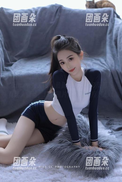 Xiuren秀人网 - 最新熊吖BOBO美脚写真让人惊艳，精美照片尽展迷人娇足.txt