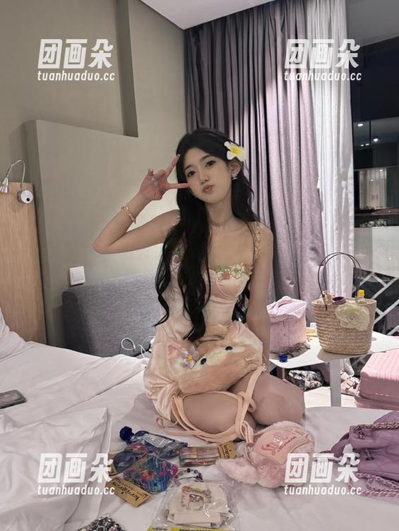 Xiuren秀人网-糯美子MINIbabe Xiuren秀人网 - 甜蜜与梦幻交织:糯美子MINIbabeJK精选作品集散发无尽吸引力.txt