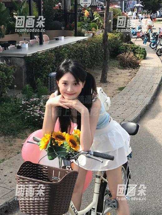 Xiuren秀人网-谭小灵 Xiuren秀人网 - 精选谭小灵泳池写真作品,感受水面上流动的艺术美感.txt