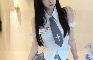 Xiuren秀人网 – 走进陈小喵女友私拍图包，感受那份酣畅淋漓的爱与美的艺术碰撞！.txt