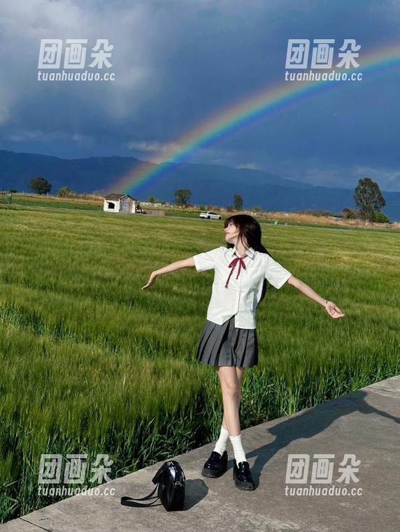 Xiuren秀人网-麦琪绫冰激淋 Xiuren秀人网 - 麦琪绫冰激淋红裙写真图包更新,捕捉每一瞬间的动人魅力.txt