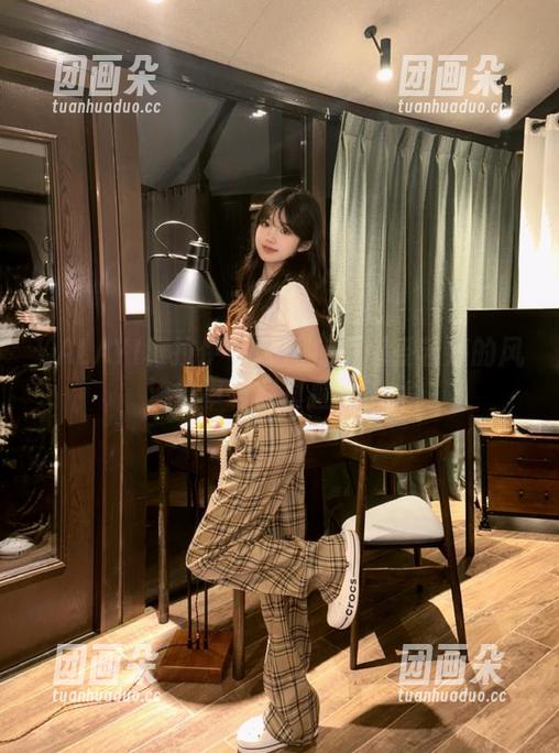 YALAYI雅拉伊-若婷 YALAYI雅拉伊 - 在图库中感受若婷的风流韵事与写真魅力.txt
