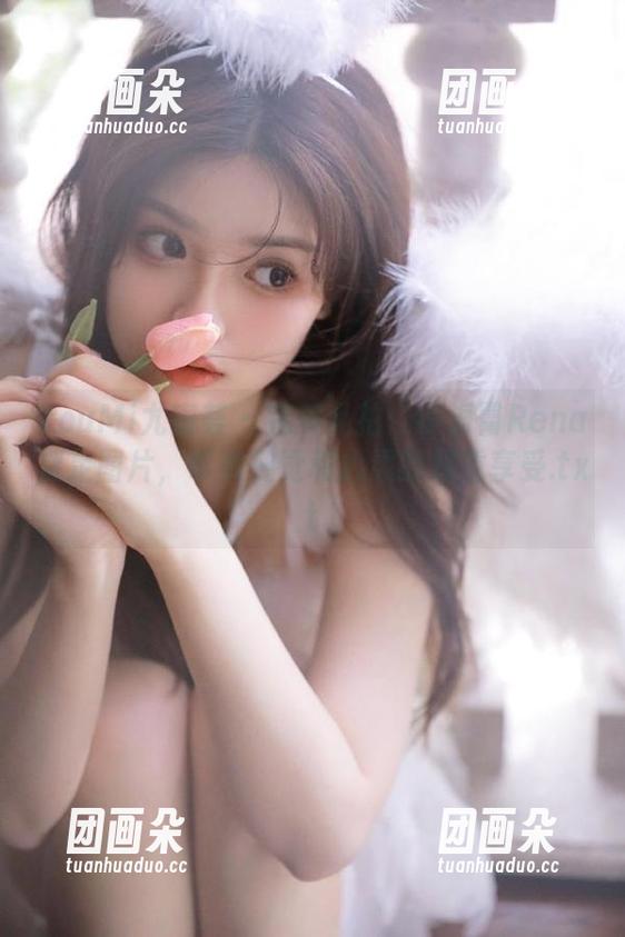 YouMi尤蜜荟 - 完美私拍：小海臀Rena裸足图片，带来视觉和心灵的双重享受.txt