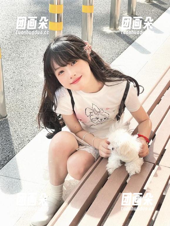YouMi尤蜜荟 - 小海臀Rena的三亚旅拍，美图背后却藏着多少‘艰辛’？.txt
