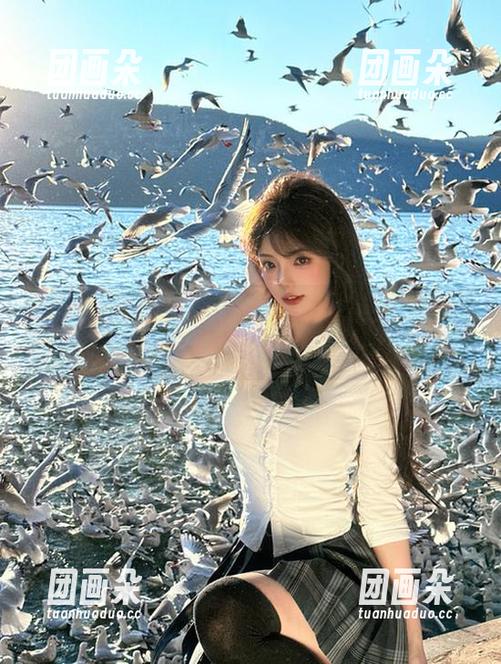 YouMi尤蜜荟 - 筱慧icon的白色作品下载专栏：探索摄影艺术的无限魅力.txt