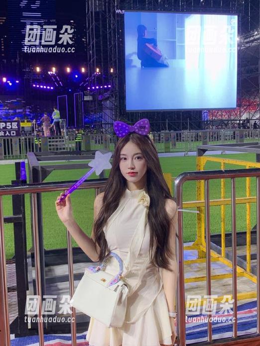 beautyleg - Brindy少女写真精选，捕捉那些难忘的青春回忆瞬间.txt