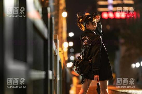 白色睡衣中的kitaro绮太郎，原图套图带你进入甜蜜世界！.txt