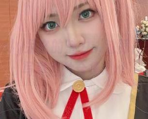 感受lovely呆玄的魅力：过膝白丝的精致写真图片合集.txt