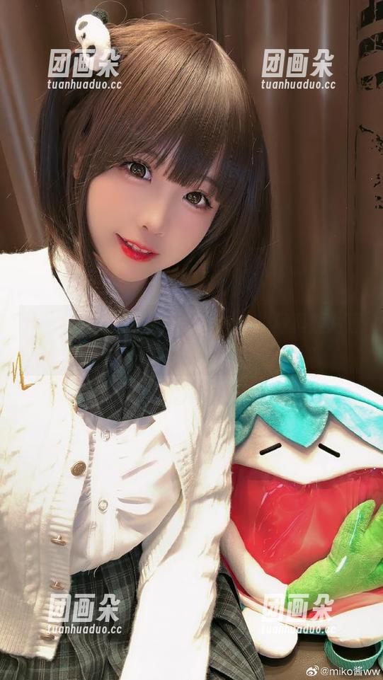 黑翼魅魔降临：miko酱ww的写真照片透露神秘魅力与美感.txt