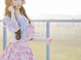 nagesa魔物喵最新黑丝写真作品，演绎优雅与妖娆的完美结合.txt