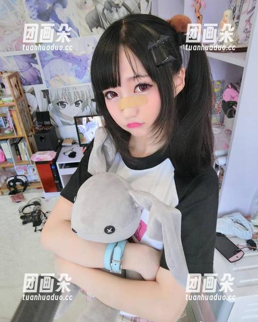 nagisa魔物喵私拍资源独家揭秘：专属秘书的多变风格展现.txt