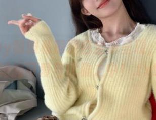 puypuy制服私房图包全景呈现，沉浸在她的可爱与优雅之中！.txt