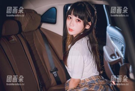 深入了解usejan蓝蓝灰丝的艺术表达，绝美原图与系列套图静待探索！.txt