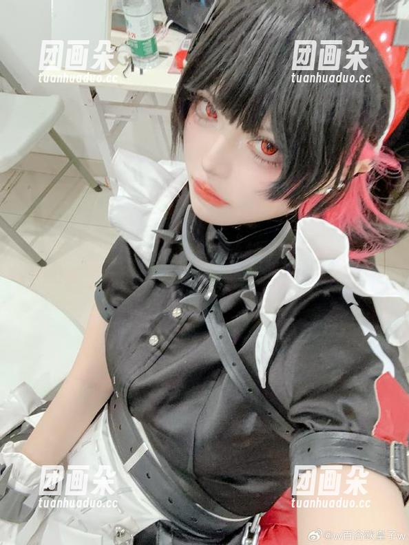 w百合欧皇子w w百合欧皇子w的私拍丝袜套图,唤醒你心中的时尚梦想.txt