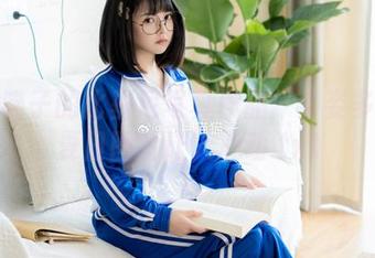 七月喵子的比基尼写真作品：多姿多彩的夏日图片让人心动.txt