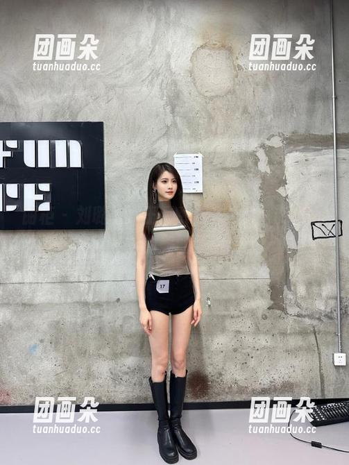 丽柜 - 刘璐璐女王写真新作上线，感受不同凡响的美丽氛围.txt